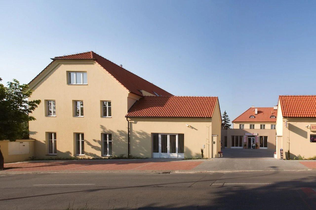 Dolce Villa Prága Kültér fotó