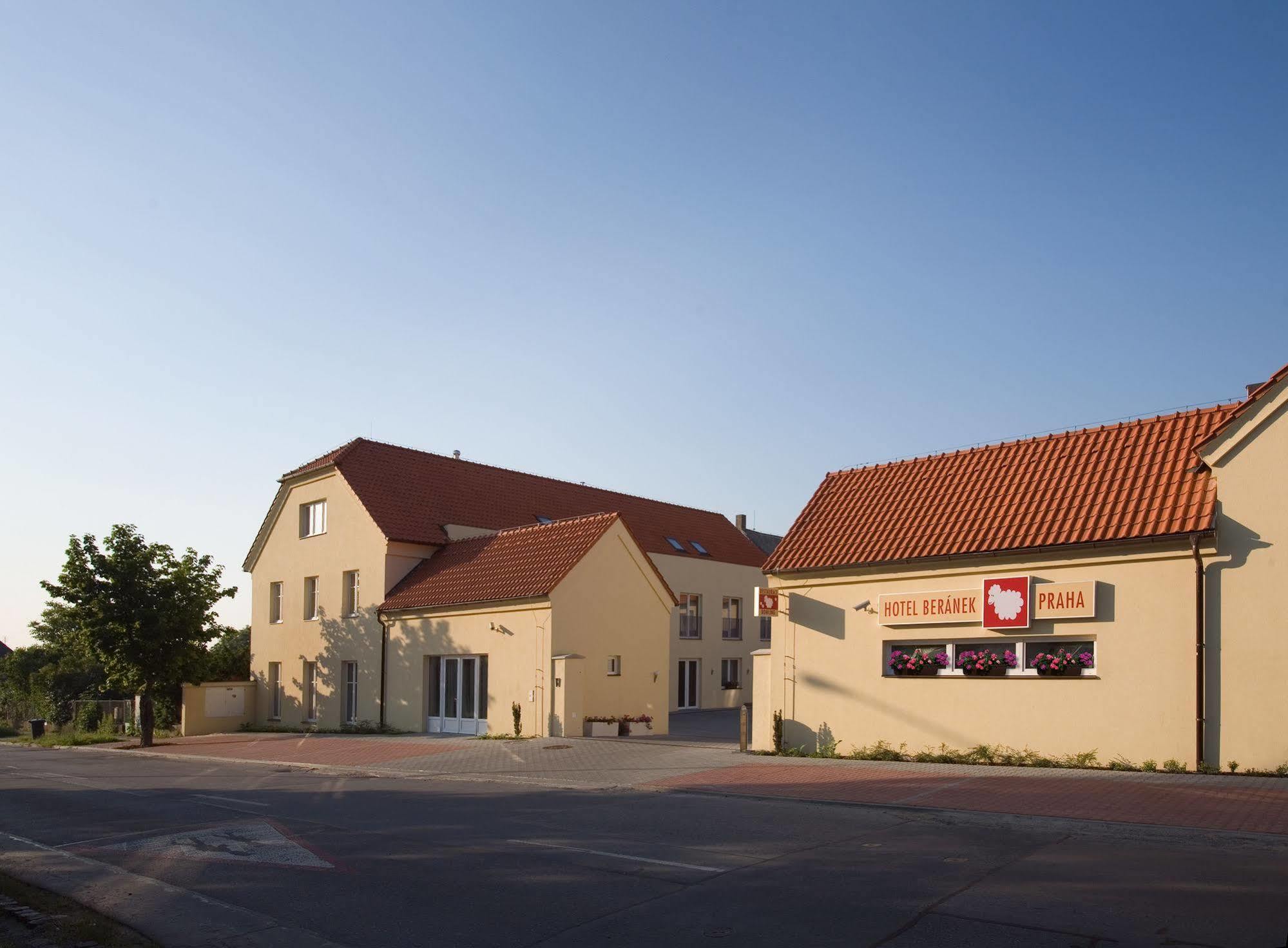 Dolce Villa Prága Kültér fotó